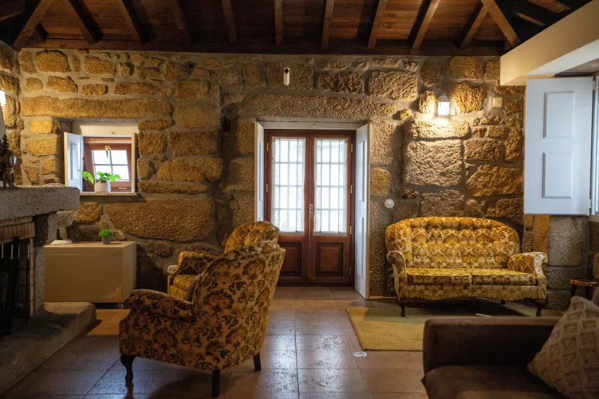 Casa dos Livros - Guest House - Image 1