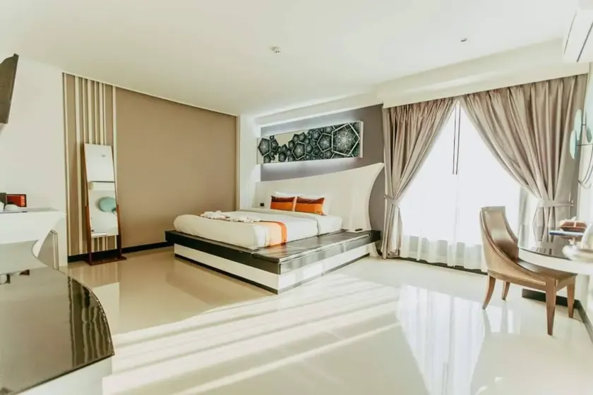 Mantra Varee Hotel - Image 1