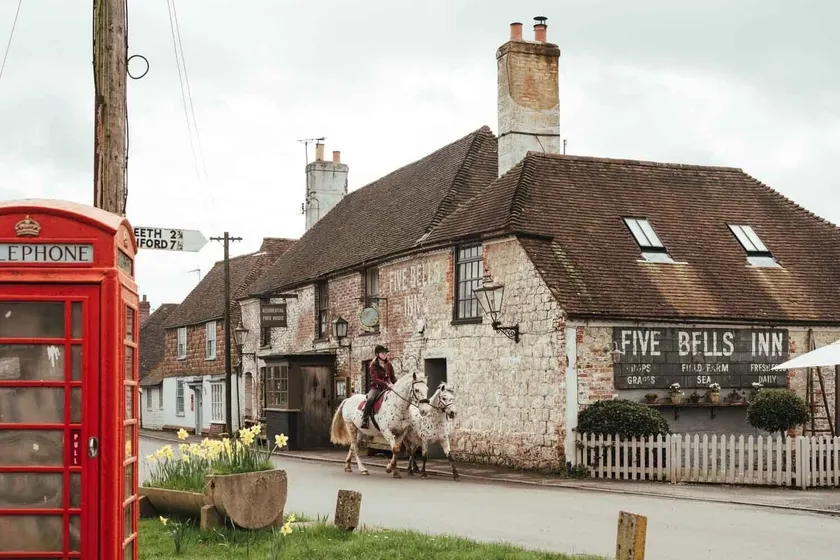 The Five Bells Inn Brabourne - Image 1