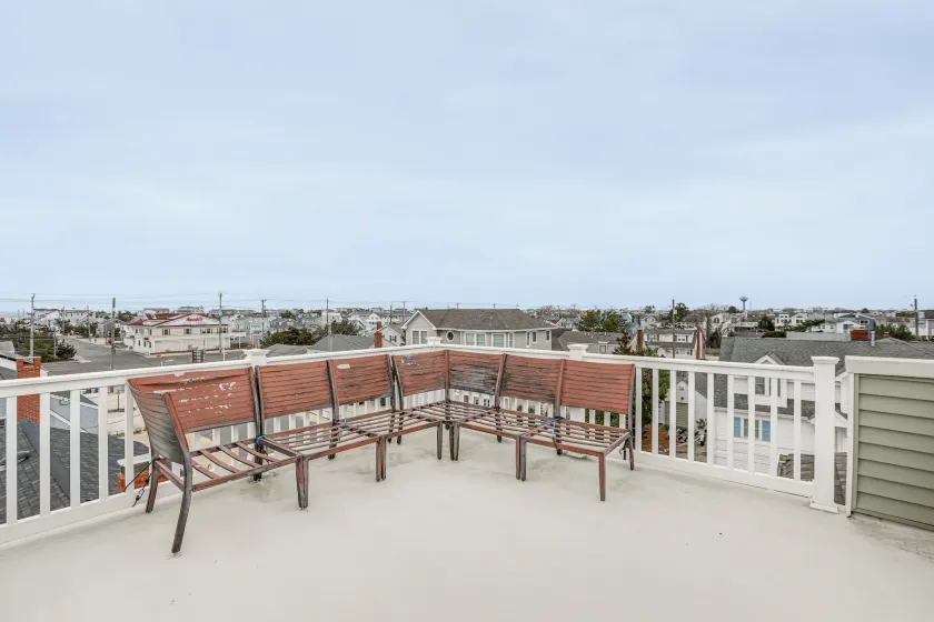 Long Beach Island Townhome w/ Rooftop Deck & Grill - Image 1
