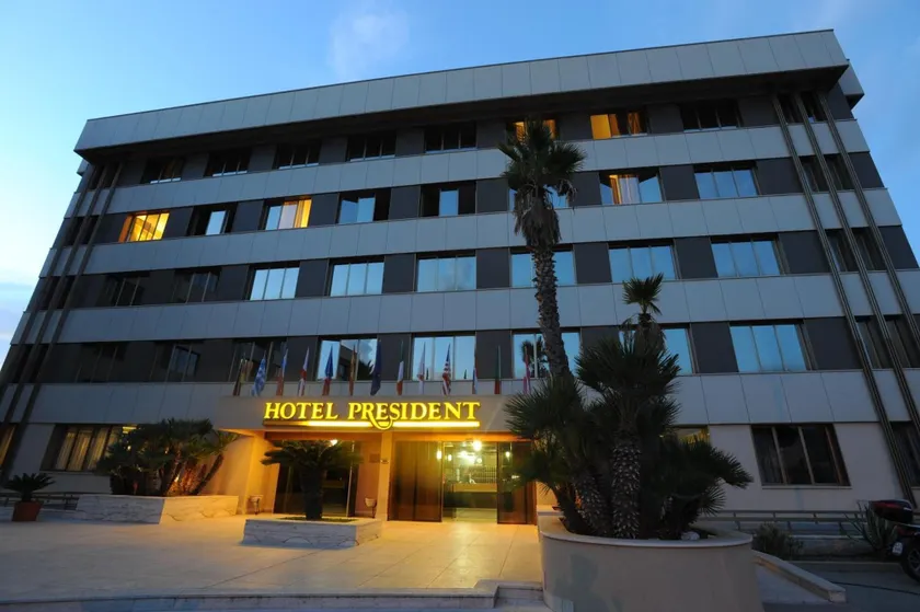 Hotel President - Image 1
