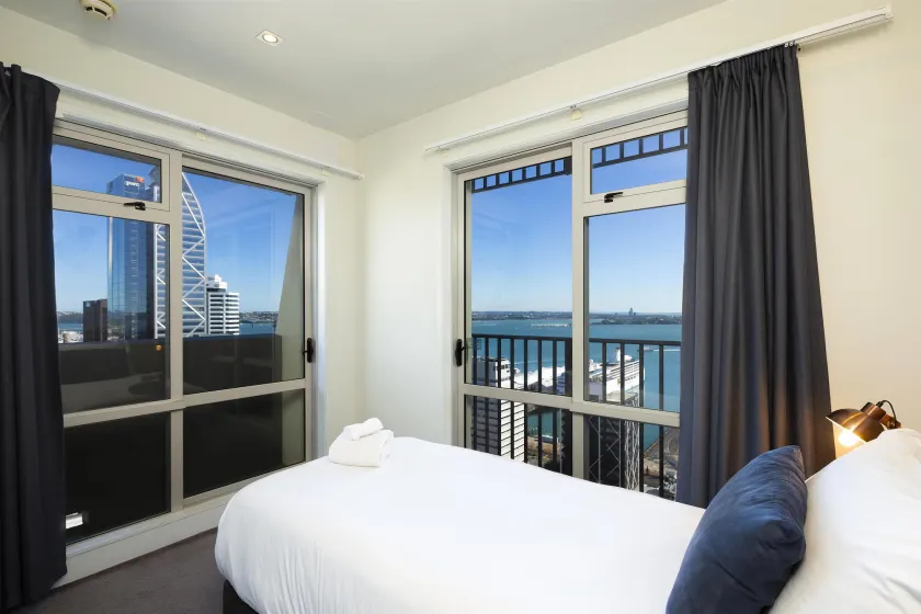 Auckland Harbour Suites - Image 1