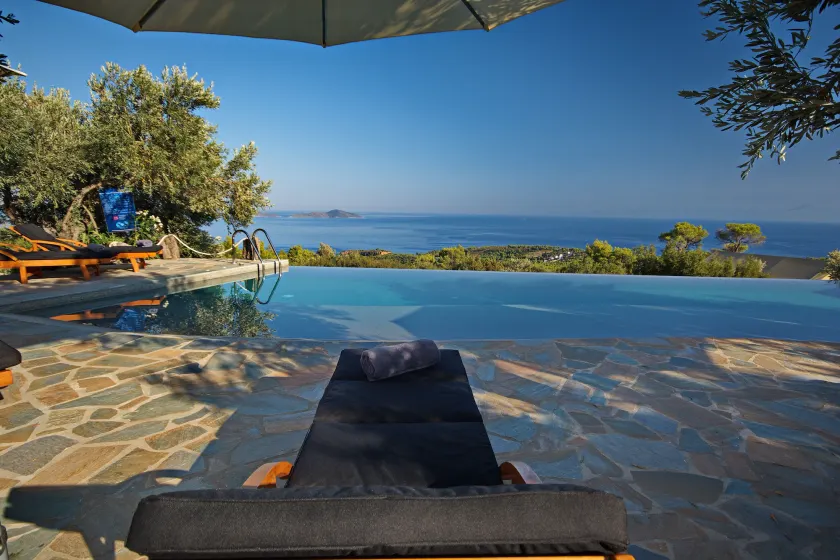 The Infinity 180 Luxury Suites - Image 1