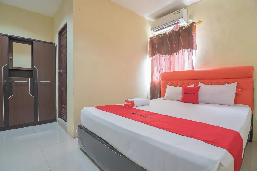 RedDoorz Syariah At Jalan cilik Riwut Kapuas - Image 1