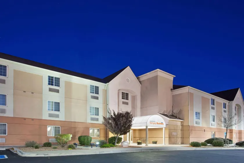 Sonesta Simply Suites Albuquerque Midtown - Image 1