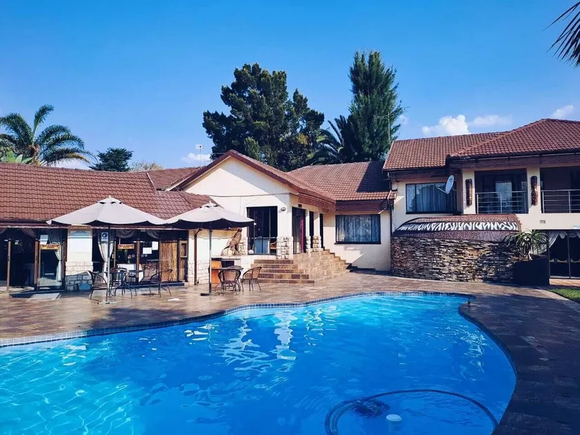 Ecotel Premier Lodge & Conference Centre - Image 1