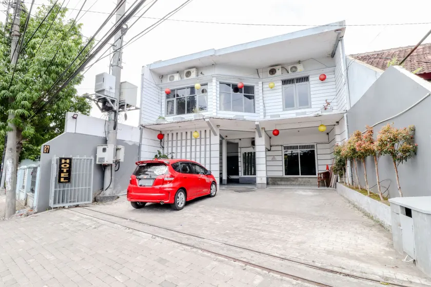 Hotel Bintang Mitra RedDoorz - Image 1