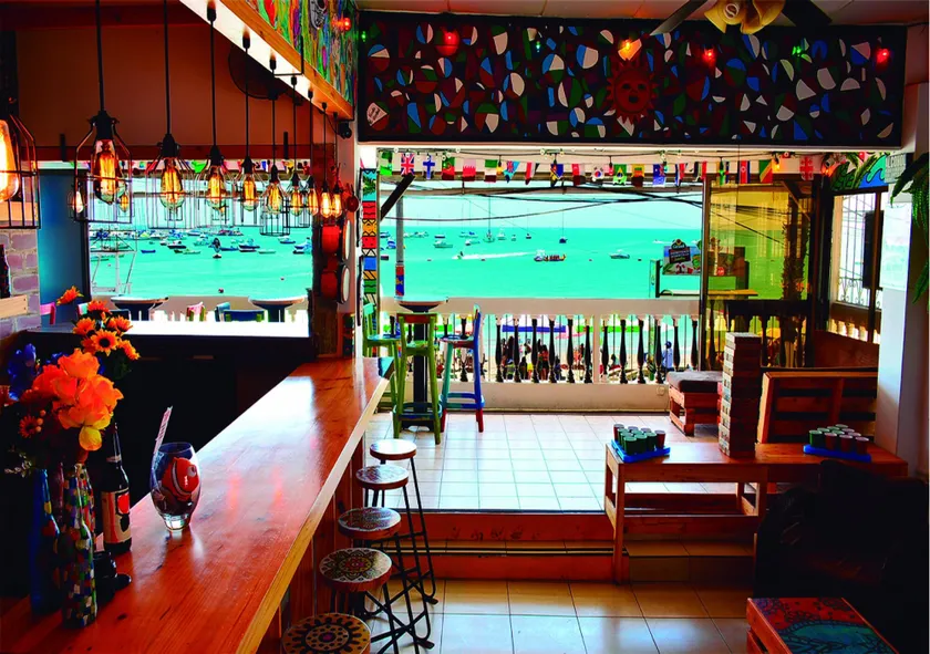 Chescos Hotel - Image 1