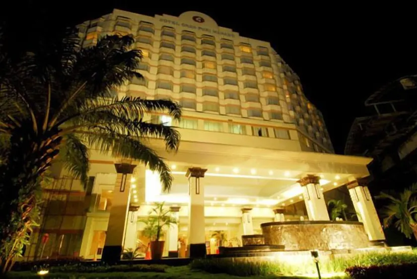 Hotel Gran Puri Manado - Image 1