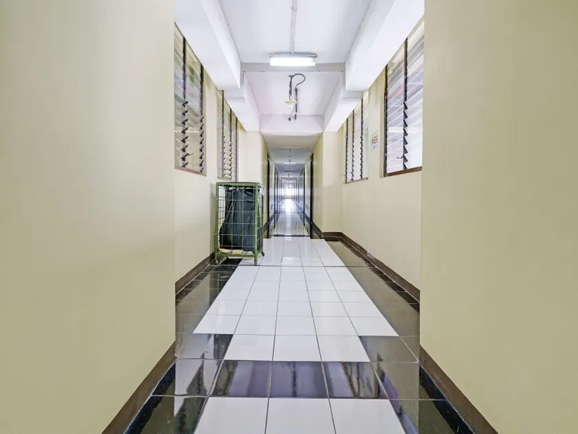 OYO Life 92949 Apartemen Gateway Cicadas By Qq Rent - Lobby