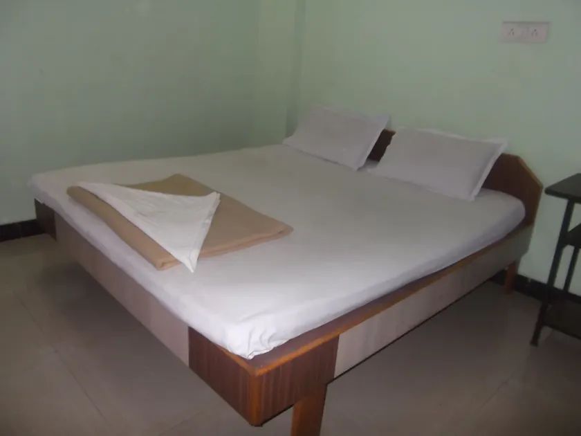 Hotel Oasis - Image 1