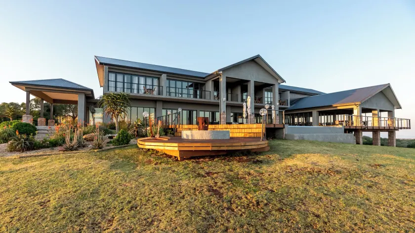 Intle Boutique Hotel - Image 1