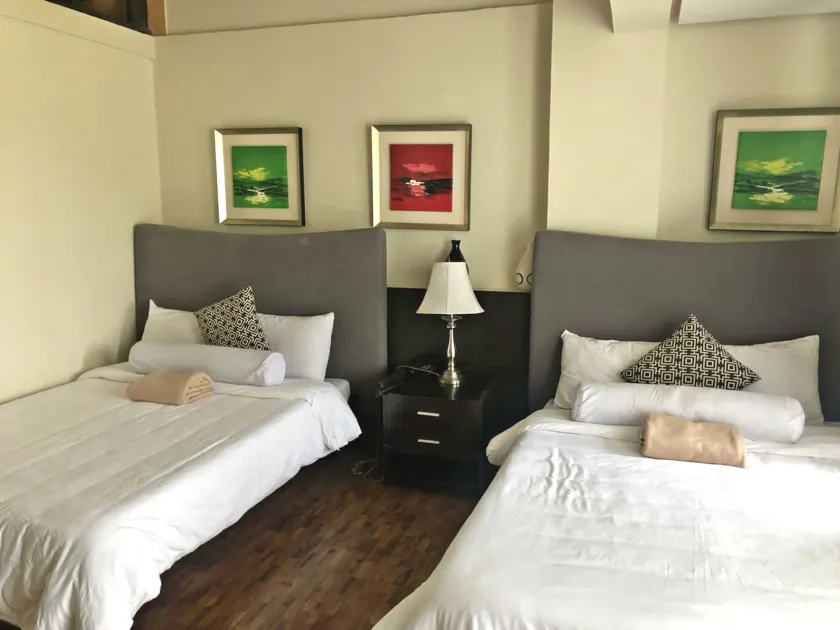 Royale Tagaytay B&B - Image 1