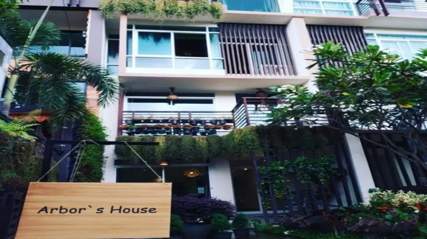 Arbor's house and hostel - Image 1