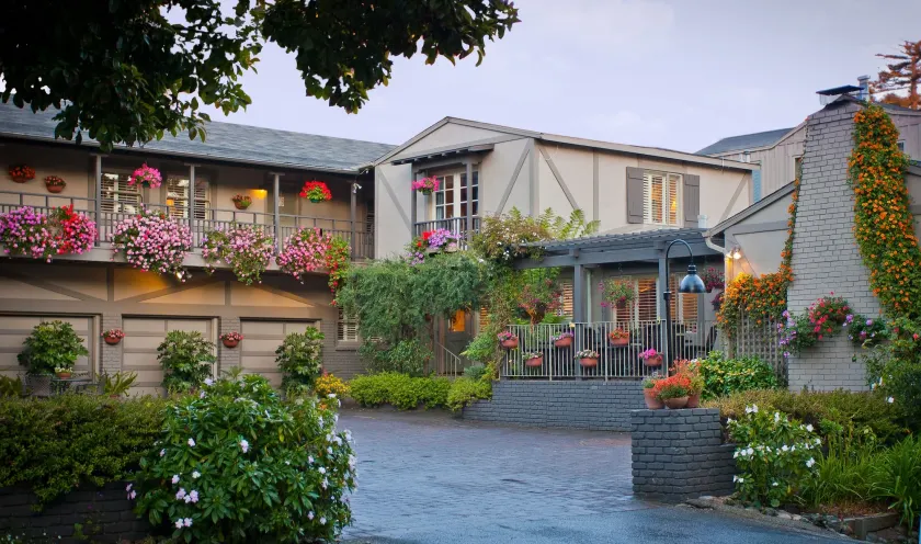 Carmel Country Inn - Image 1