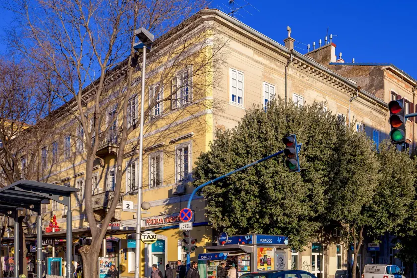 Molo Longo - Central Apartments & Rooms - Image 1