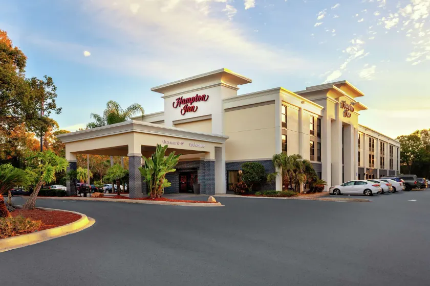 Hampton Inn Melbourne - Image 1