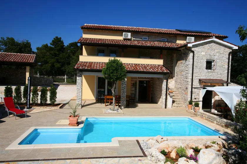Villa Nada Flores - Image 1
