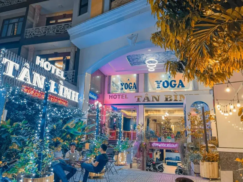 TAN BINH ROMANTIC HOTEL - Sân Bay TSN Nhà Ga T3 - Image 1