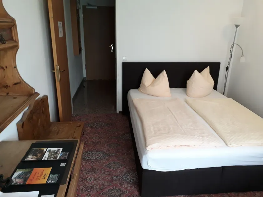 Solitaire Hotel - Image 1