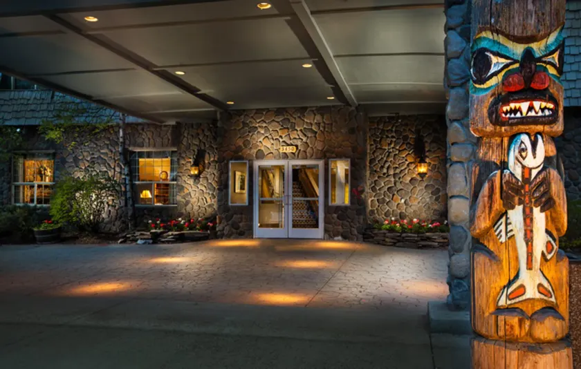 Coast Inn at Lake Hood - Image 1
