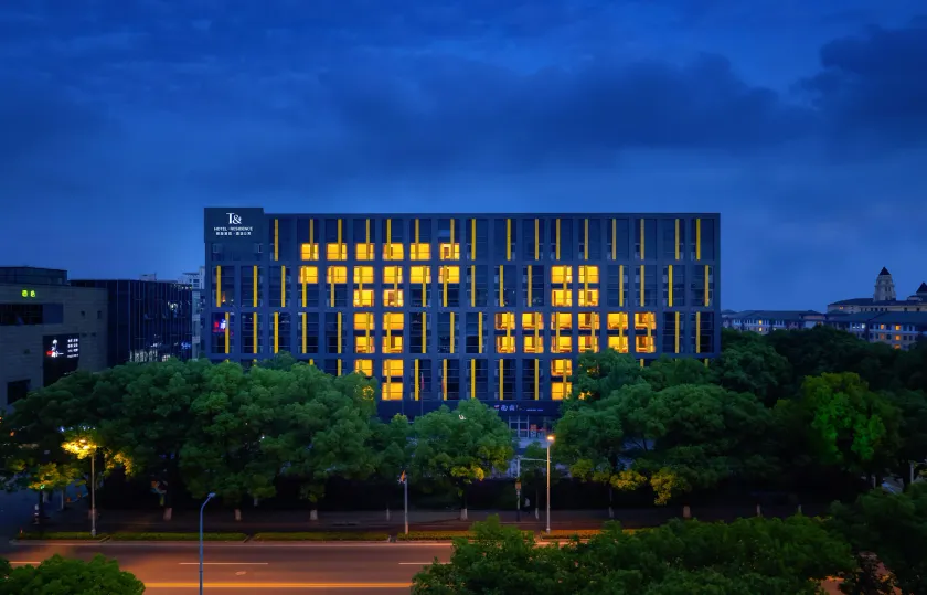 Shanghai T Plus Hotel Residence - Image 1