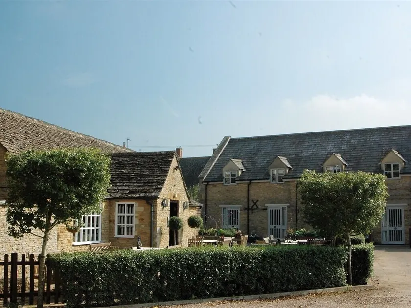 The White Horse Inn - Image 1