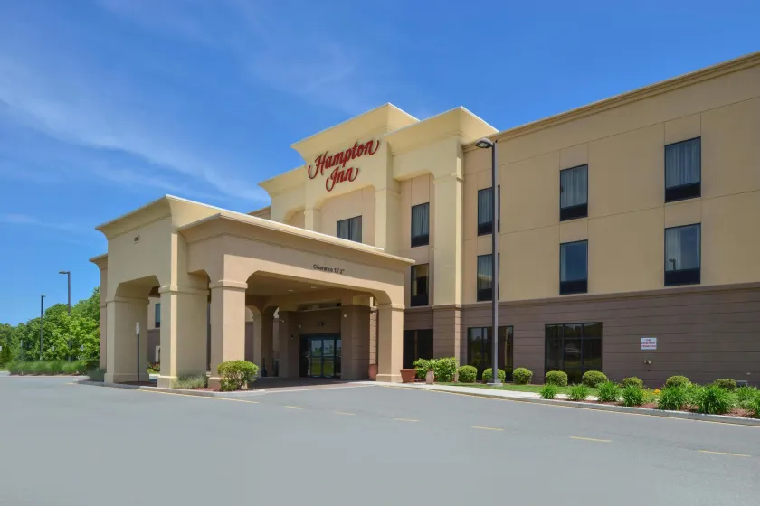 Hampton Inn Milford - Image 1