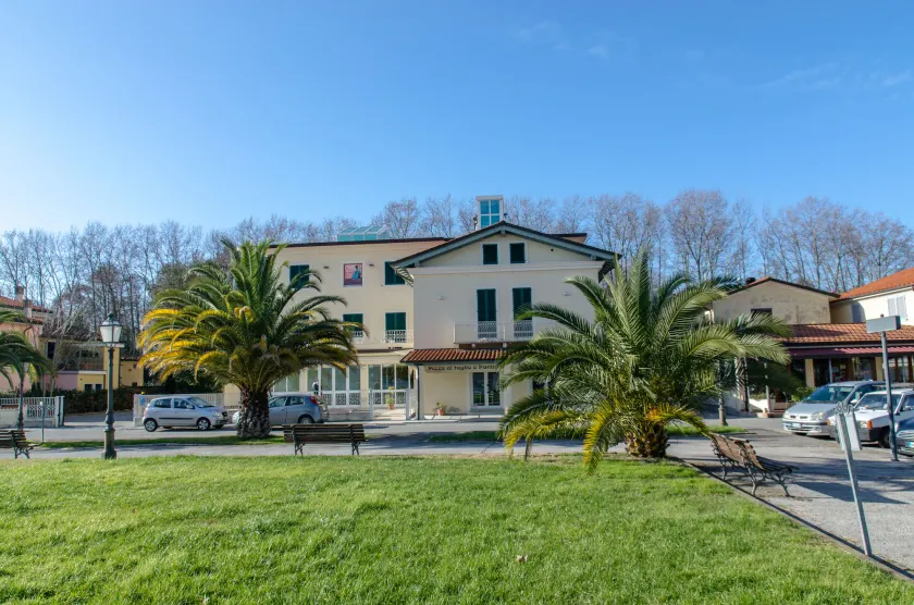 Hotel Butterfly - Image 1
