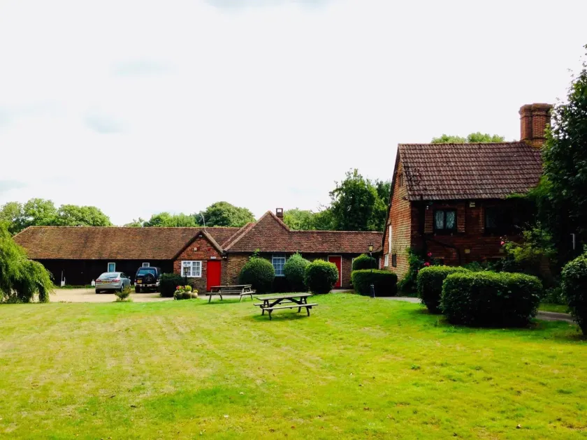 Oldlands Farmhouse Gatwick - Image 1