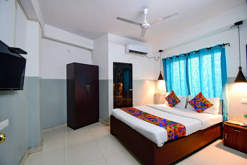 Fabhotel Luxury Stay - Image 1