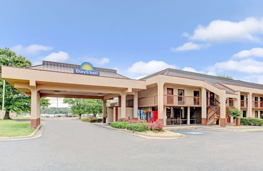 Days Inn by Wyndham Wilson - Image 1