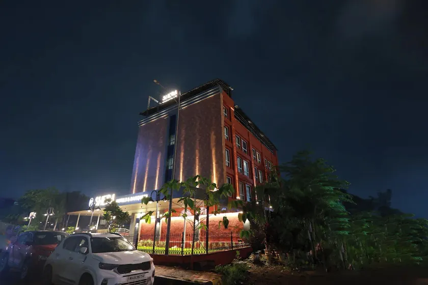 Shera Hotels & Banquets - Image 1