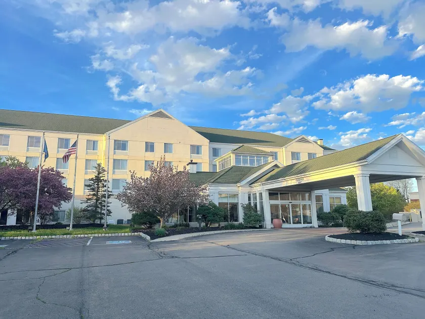 Arnot Grand Hotel & Suites - Image 1