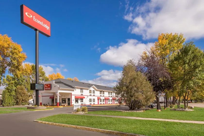 Econo Lodge Grand Forks near University - Image 1