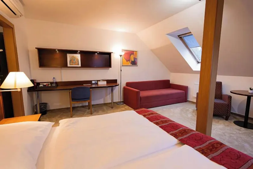 Hotel Atrium - Image 1