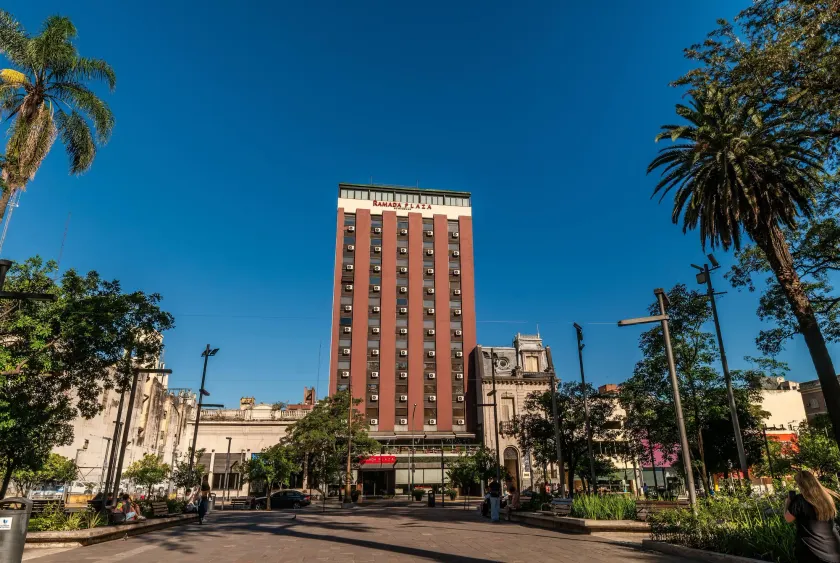 Ramada Plaza by Wyndham Tucuman - Image 1