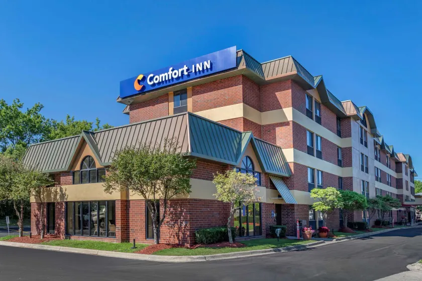 Comfort Inn Near Greenfield Village - Image 1
