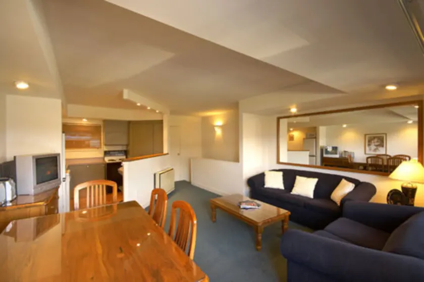 Lakefront Apartments,18 LAKE ESPLANADE ROAD - Chambre