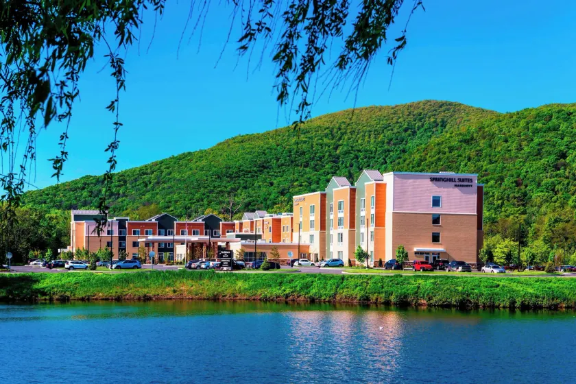 SpringHill Suites by Marriott Fishkill - Image 1
