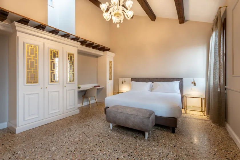 San Vio Palace Luxury Apartments - Image 1