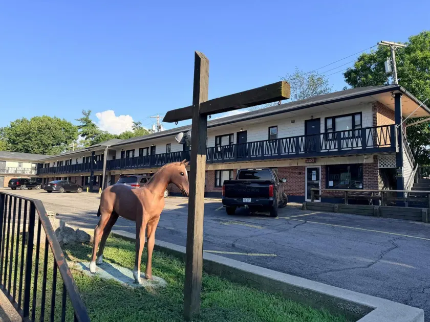 Community Court Motel - Image 1