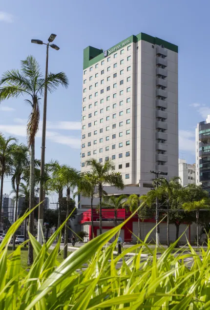 Sleep Inn Praia do Canto - Image 1