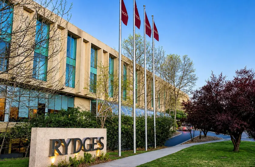 Rydges Canberra - Image 1