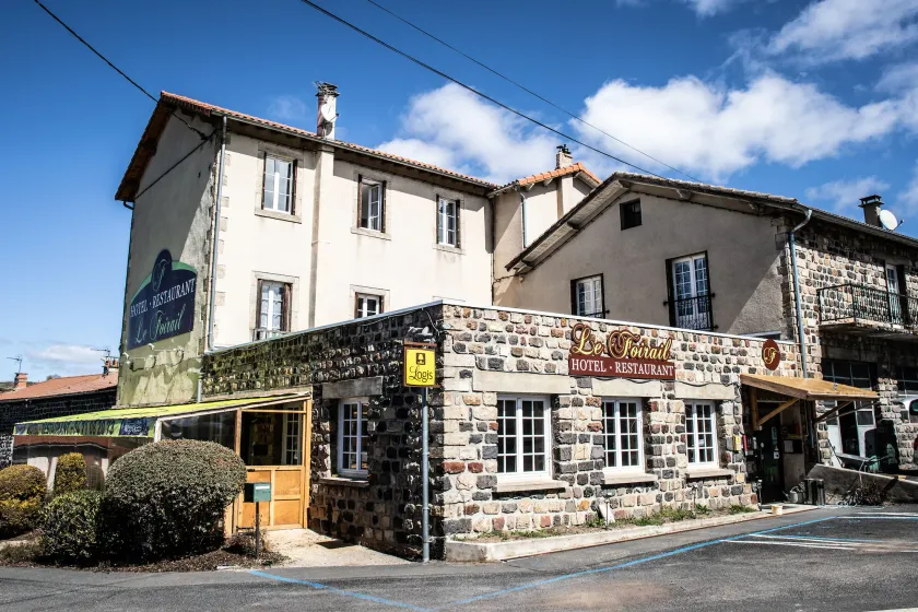 Hôtel Restaurant Le Foirail - Image 1