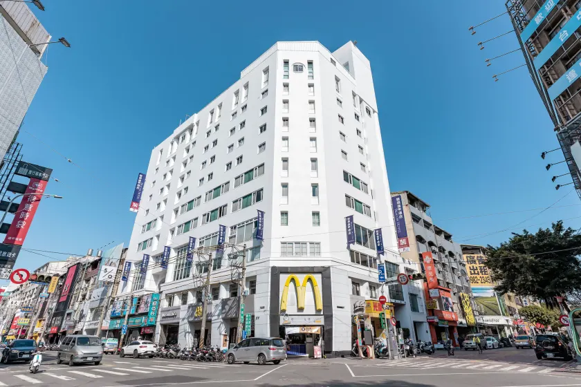 Beacon Hotel - Image 1