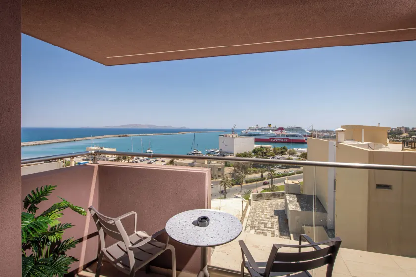 Infinity City Boutique Hotel - Image 1