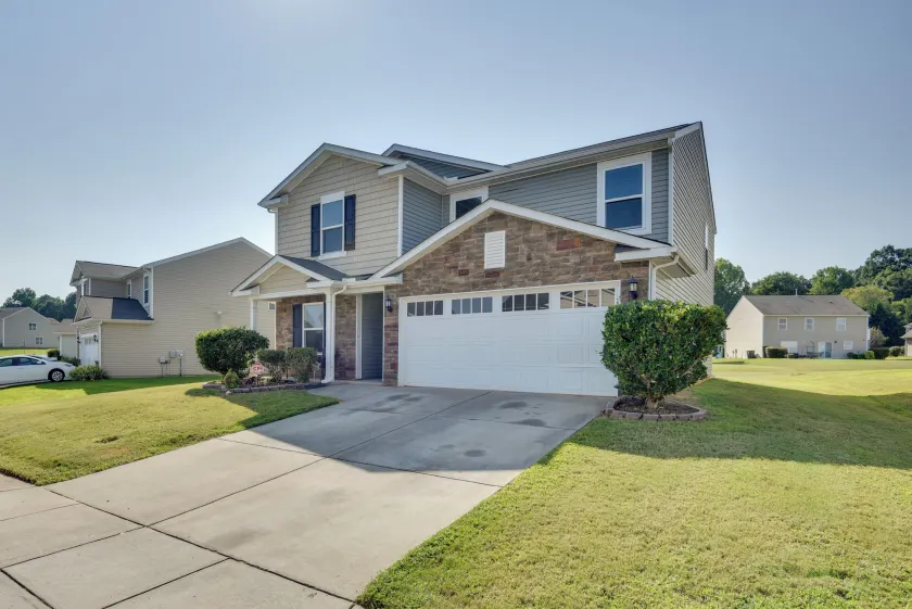 Spacious Gastonia Home w/ Pool Access! - Image 1