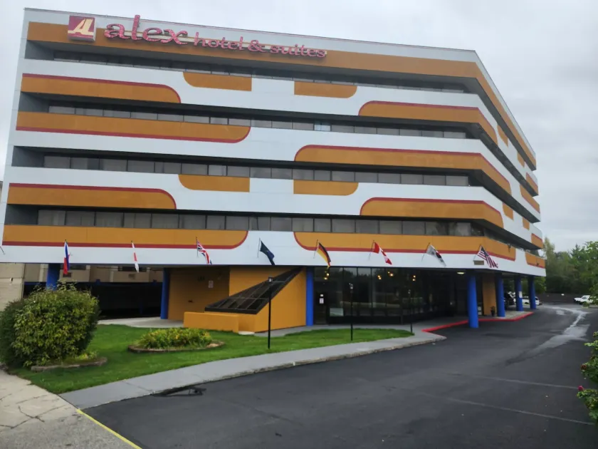 Alex Hotel and Suites Anchorage Airport - Image 1
