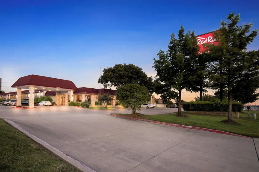 Red Roof Inn & Conference Center McKinney - Image 1